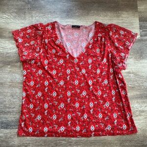 Lane Bryant 18/20 lightweight stretch mesh floral top. Red White Blue!